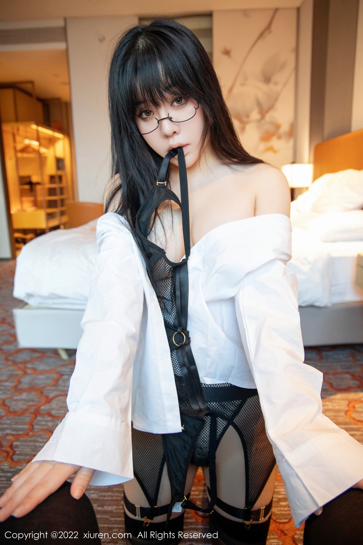 XiuRen秀人网模特徐媛媛第4894期写真套图