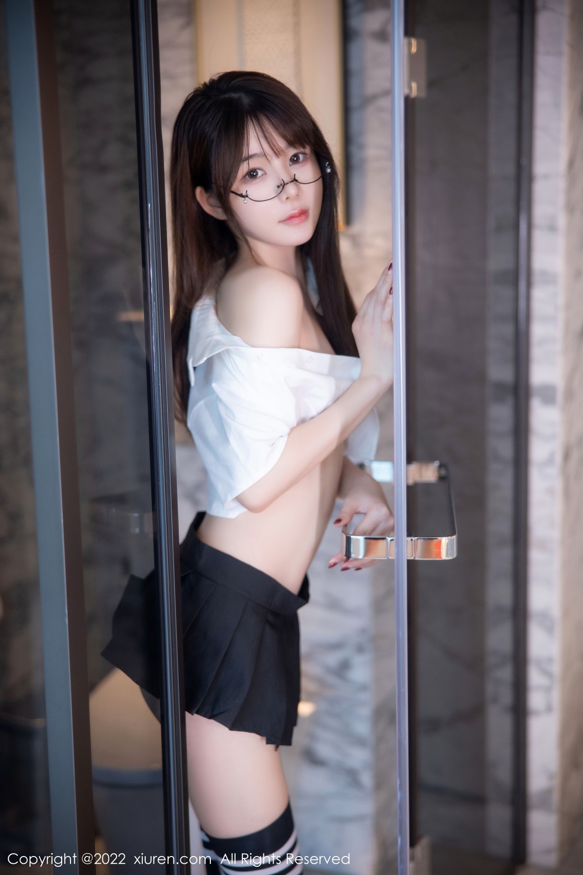 XiuRen秀人网模特婠婠么第5365期写真套图