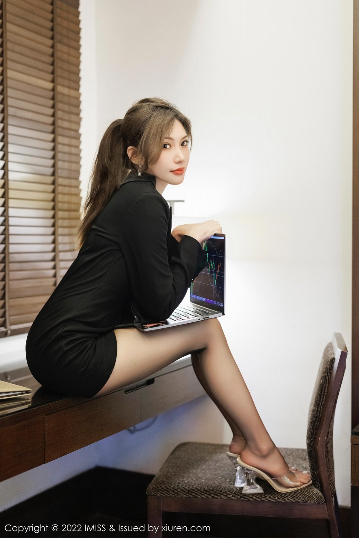 Imiss爱蜜社模特小狐狸第695期写真套图
