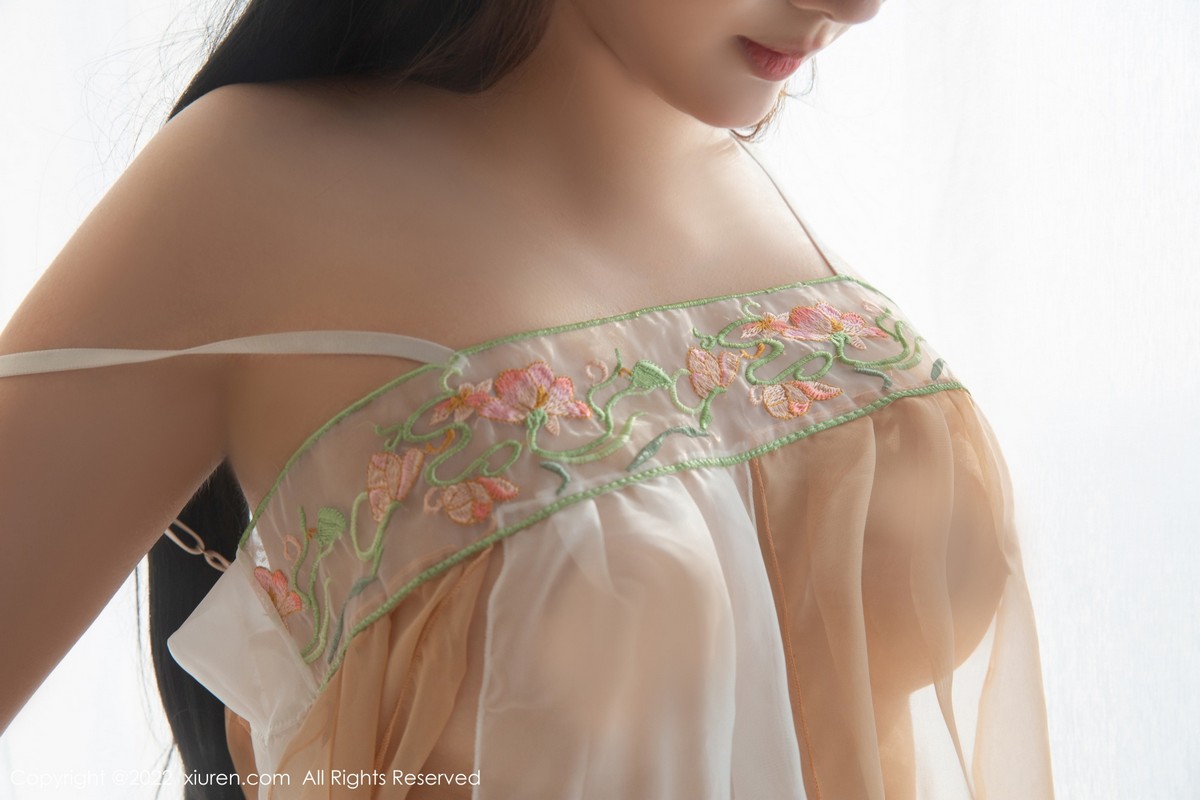 XiuRen秀人网模特江真真第5556期写真套图