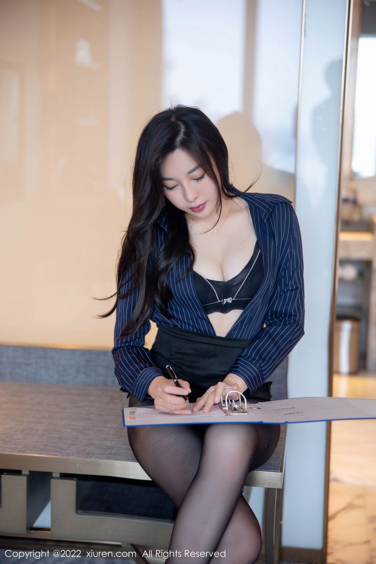 XiuRen秀人网模特卡卡酱第5604期写真套图