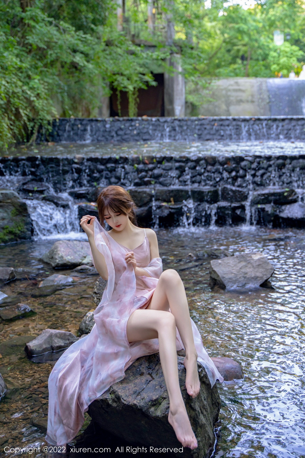 XiuRen秀人网模特婠婠么第5690期写真套图