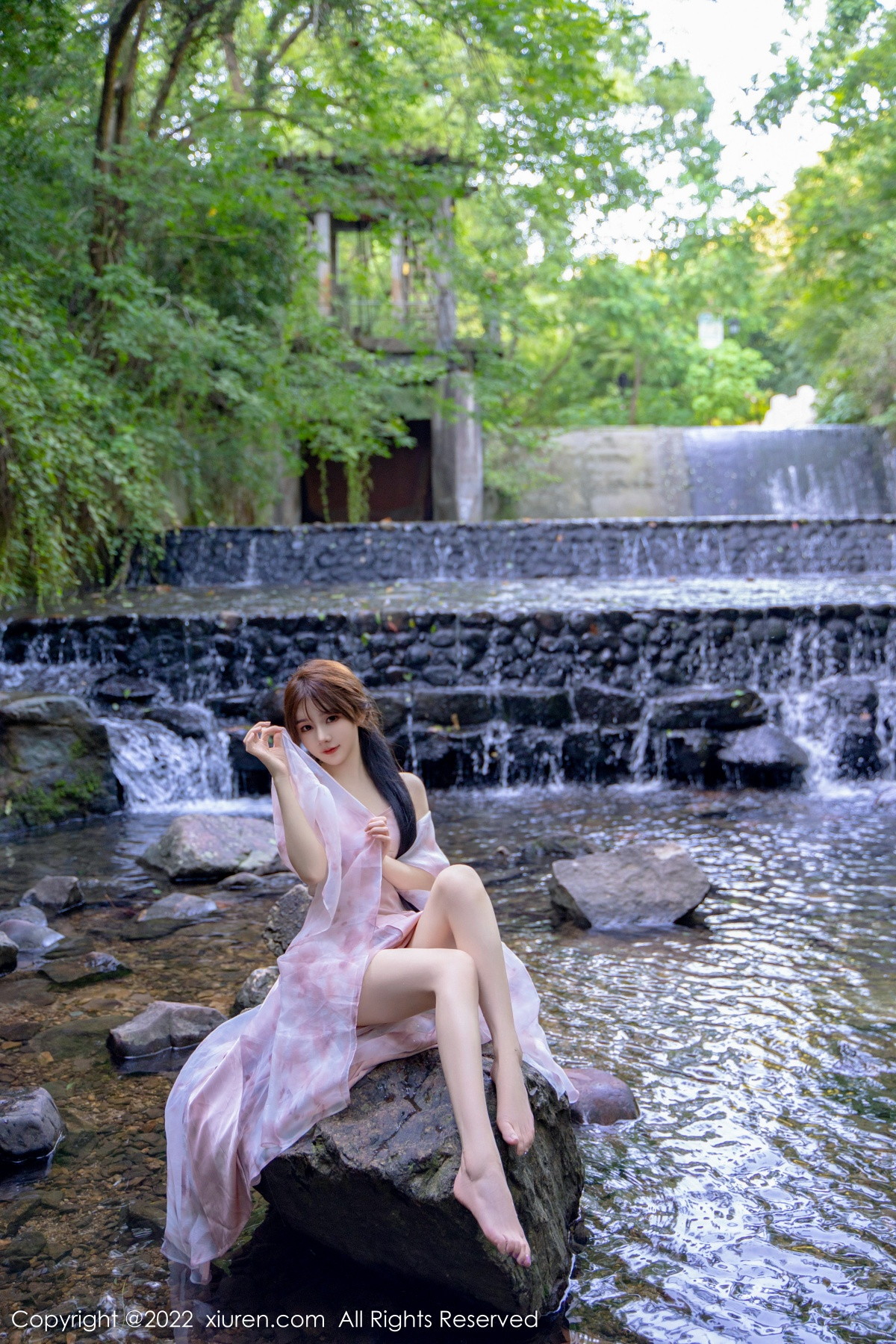 XiuRen秀人网模特婠婠么第5690期写真套图