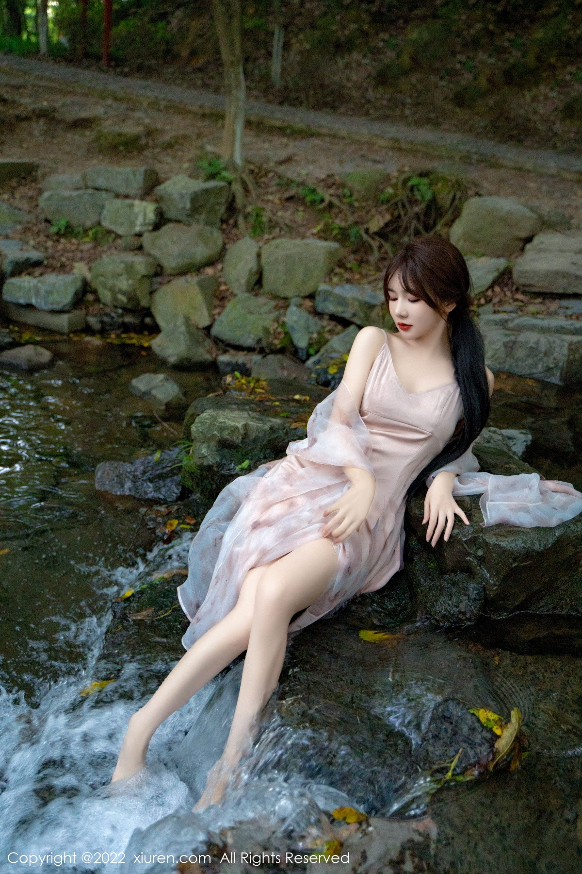XiuRen秀人网模特婠婠么第5690期写真套图