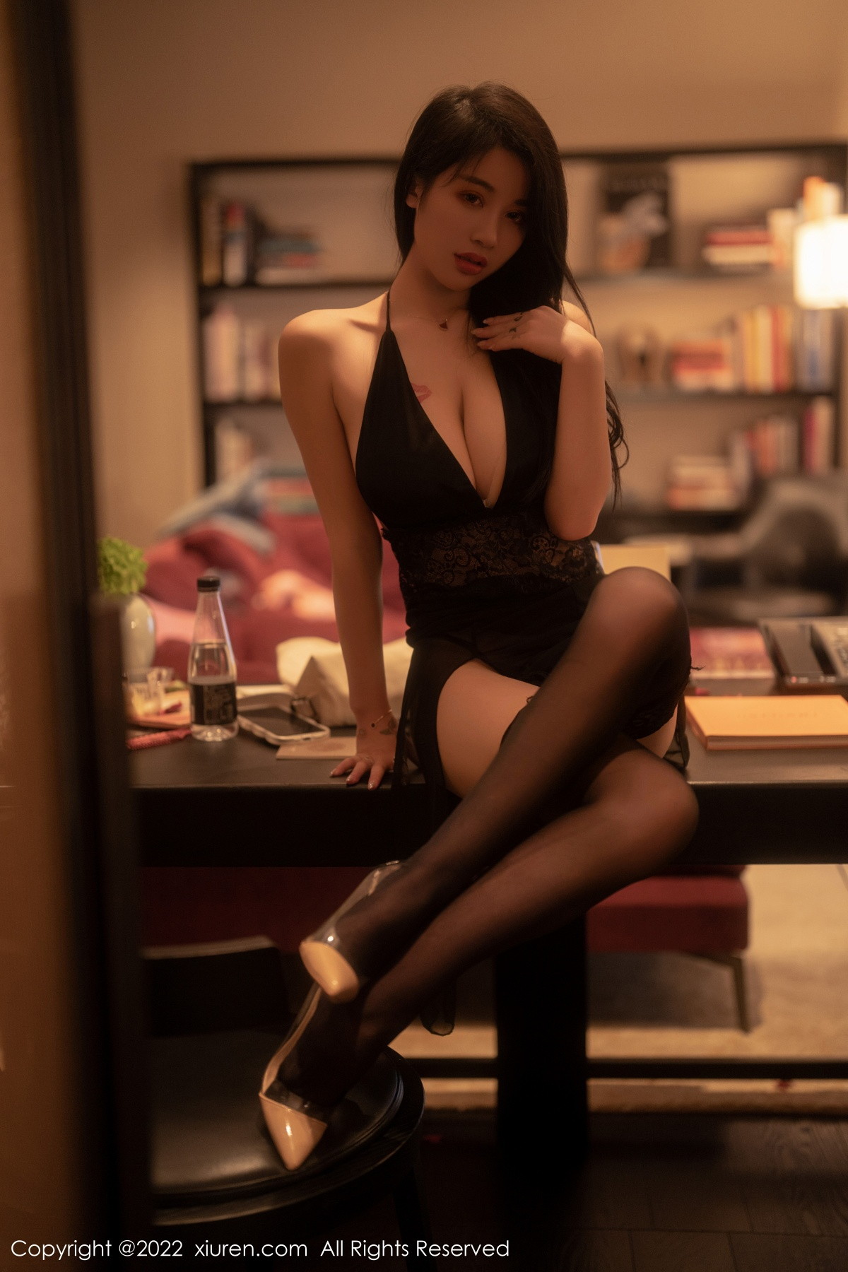 XiuRen秀人网模特美七第5722期写真套图